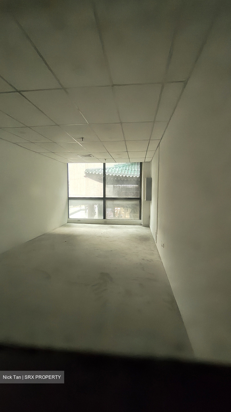 Lucky Plaza (D9), Retail #538916351